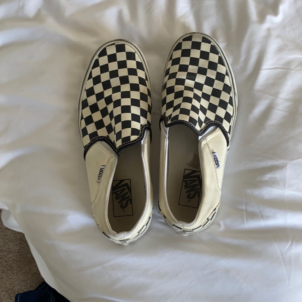 checkered low top vans